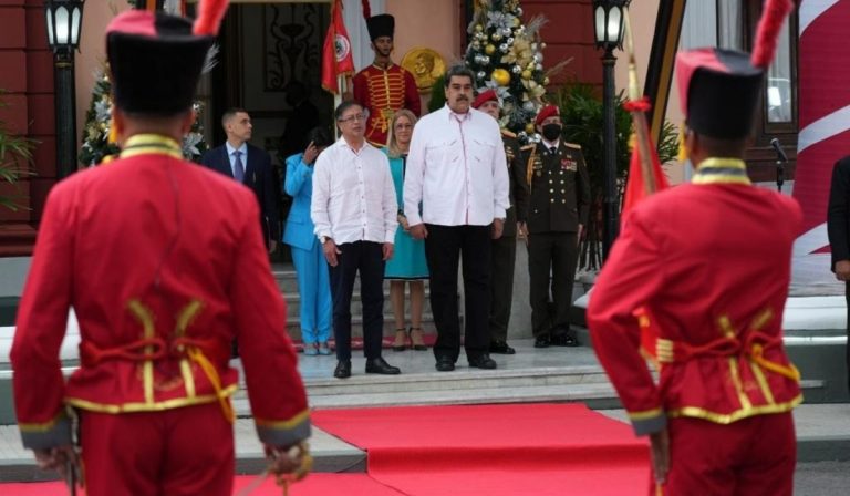 Diálogo político y levantamiento de sanciones en Venezuela: objetivo de cumbre en Bogotá