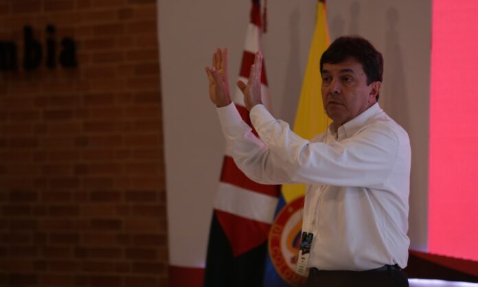 roberto-velez-gerente-de-la-federacion-nacional-de-cafeteros Producción de café