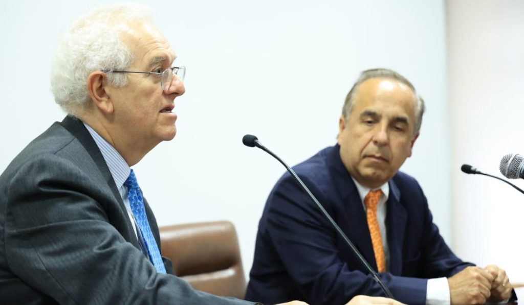 José Antoncio Ocampo, minHacienda, y Guillermo Reyes, minTransporte, confirman reducción al precio del SOAT