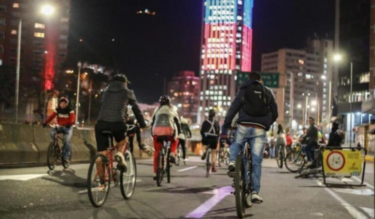 La ciclovía nocturna contará con 11 rutas especiales en Bogotá.