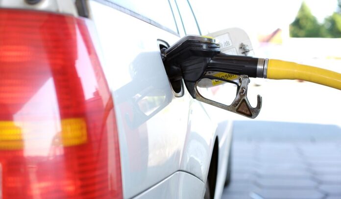 Gasolina en Colombia. Imagen de andreas160578 en Pixabay