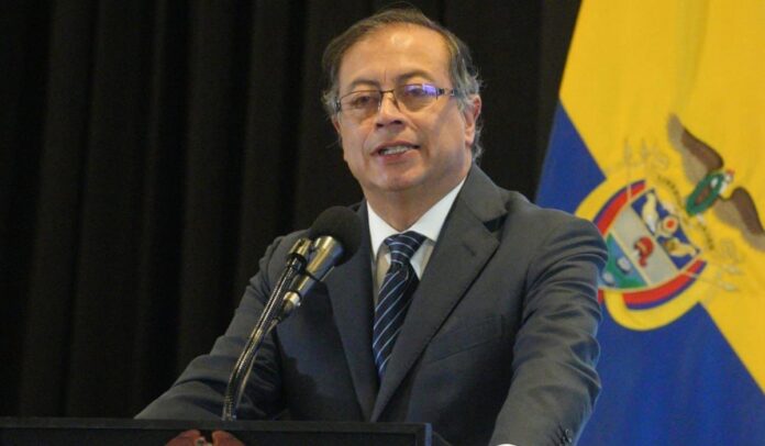 Gustavo Petro anunció, que inicia un cese al fuego bilateral