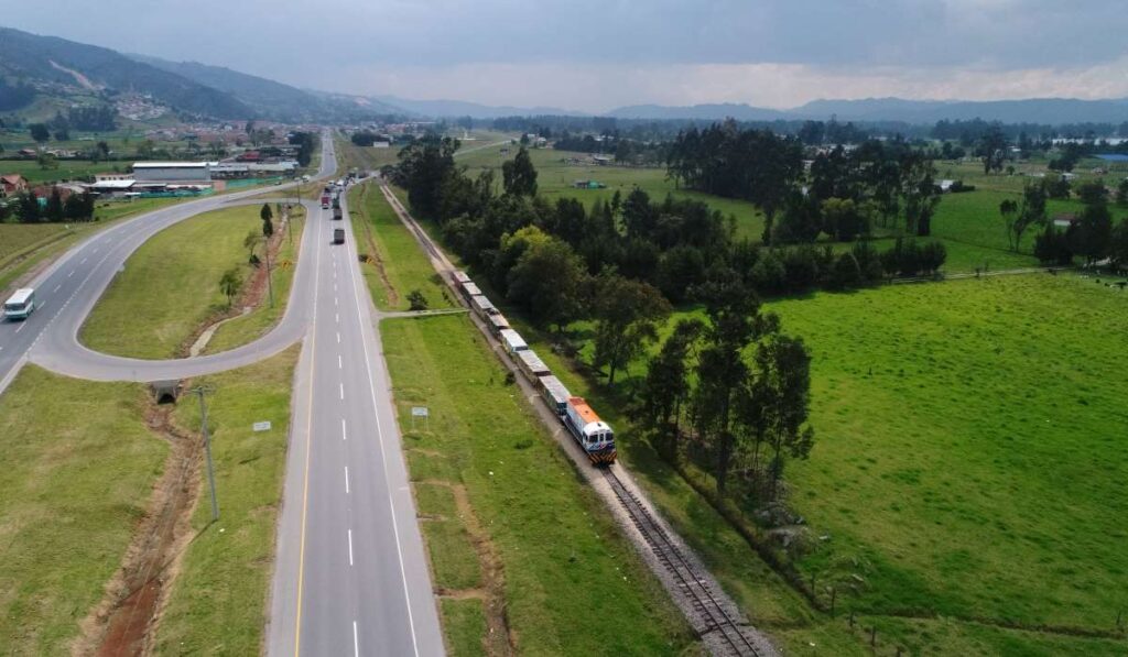 El ferrocarril Bogotá – Belencito mantendrá su operación de carga durante dos años. Foto: ANI