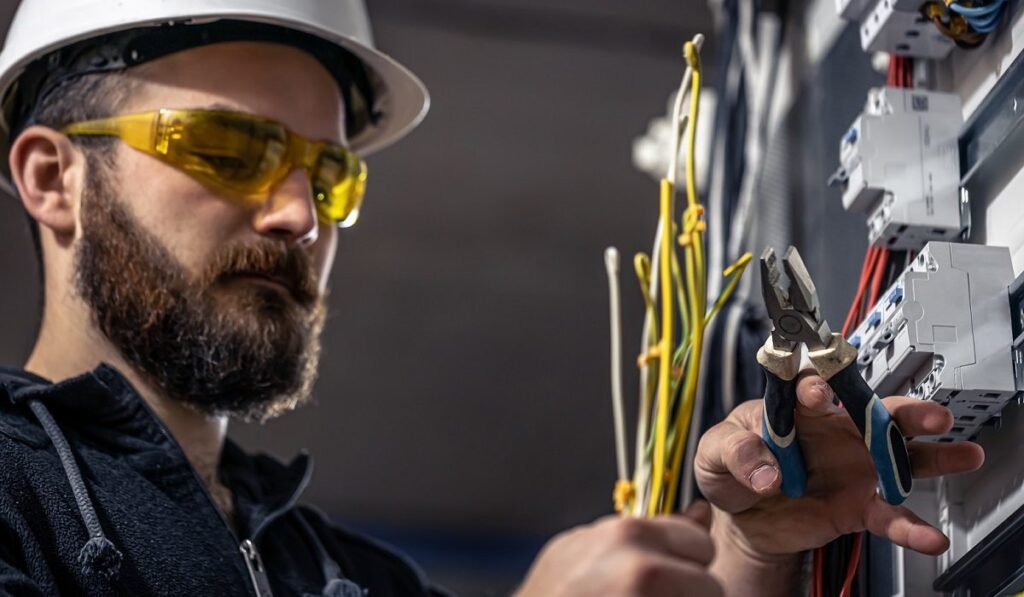 28.800 casos de robo de energía en Bogotá y Cundinamarca reportó Enel Colombia en 2023