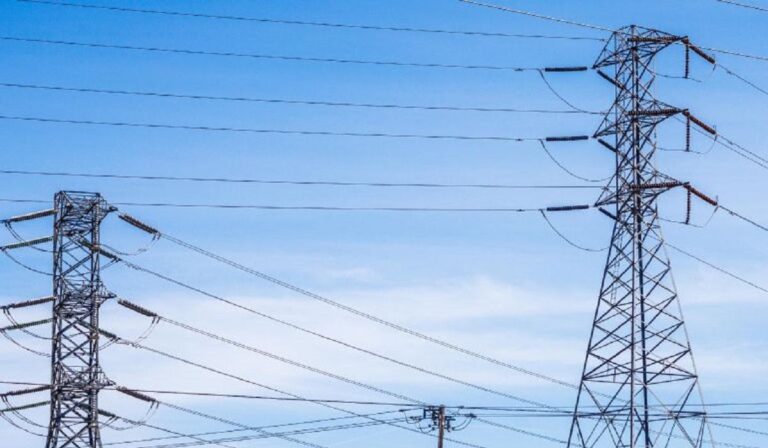 Gobierno Petro fija nuevos lineamientos para prestar el servicio de energía eléctrica