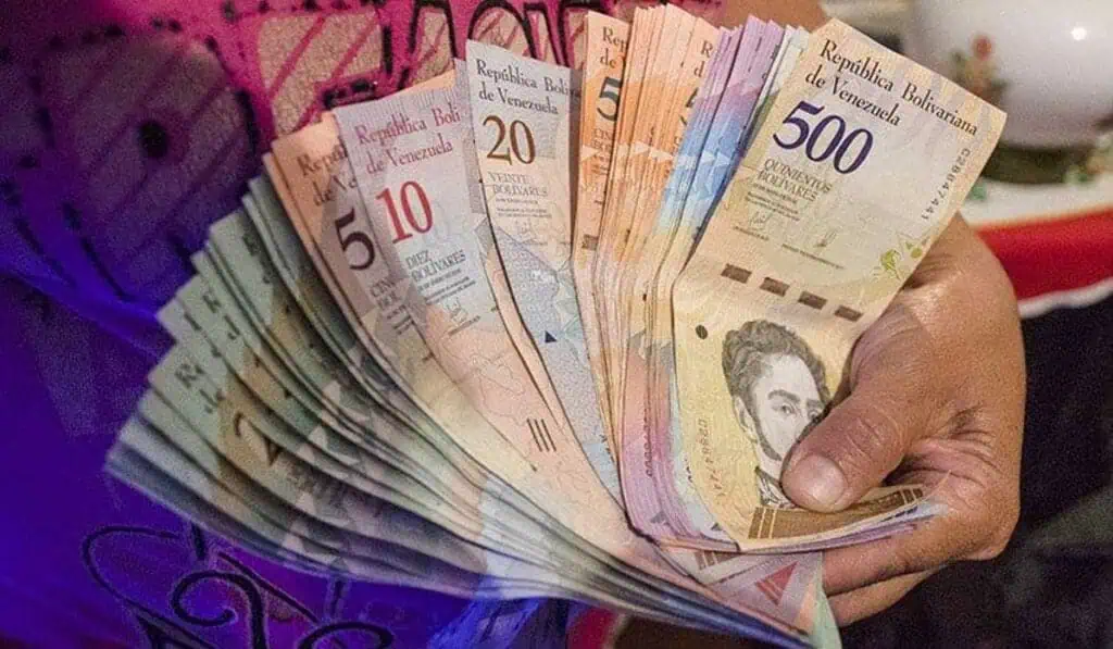 Informalidad y costos, los factores detrás de la caída del envío de remesas a Venezuela desde Colombia Inflación