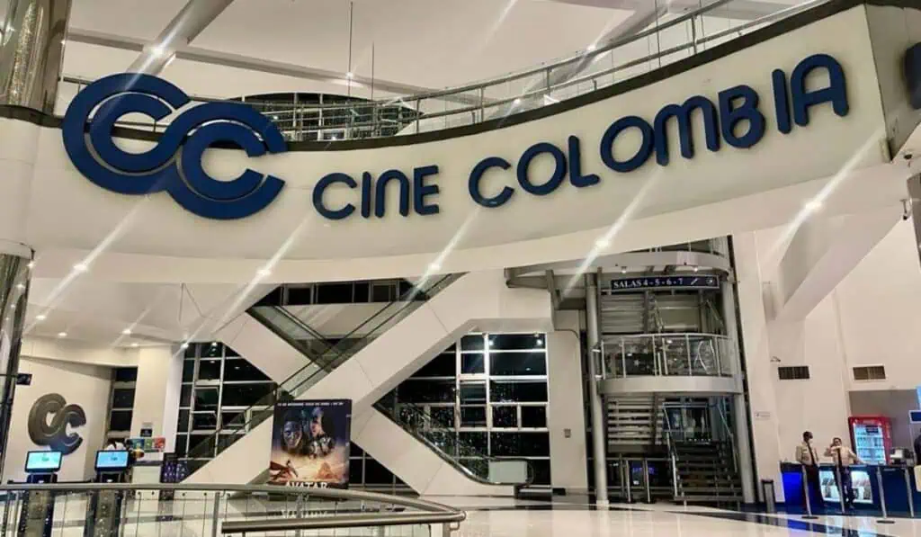 Estos son los restaurantes que más plata movieron en Colombia en 2022 Cine Colombia del centro comercial Oviedo de Medellín
