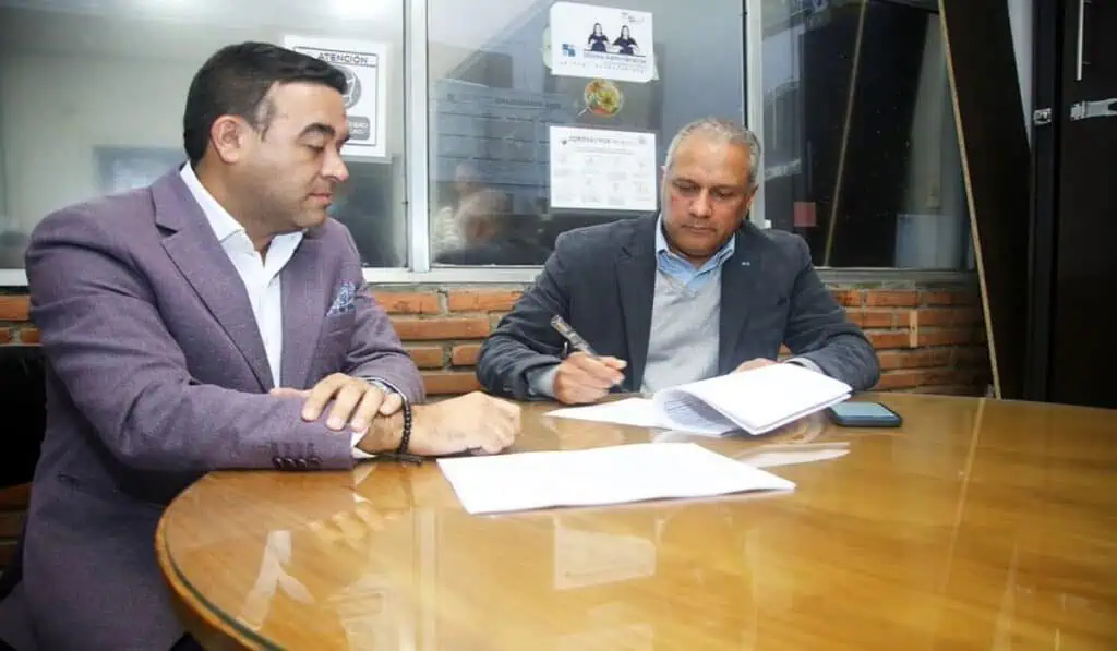 Comfenalco Antioquia y Comfamiliar Camacol firman acuerdo de fusión Comfenalco y Comfamiliar