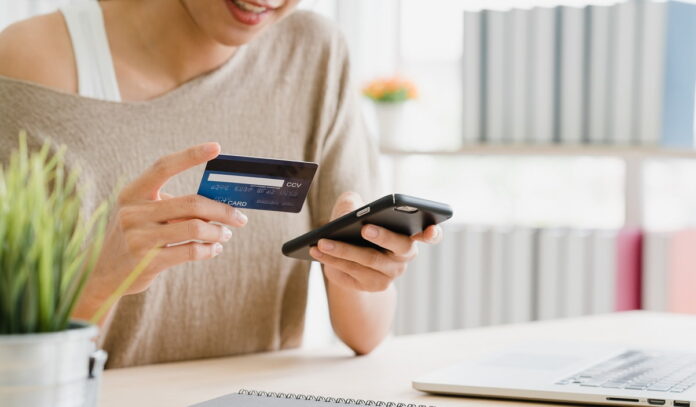 Sistema Financiero, deudas, tarjeta de crédito Tarjeta de crédito para mujeres de Banco Popular