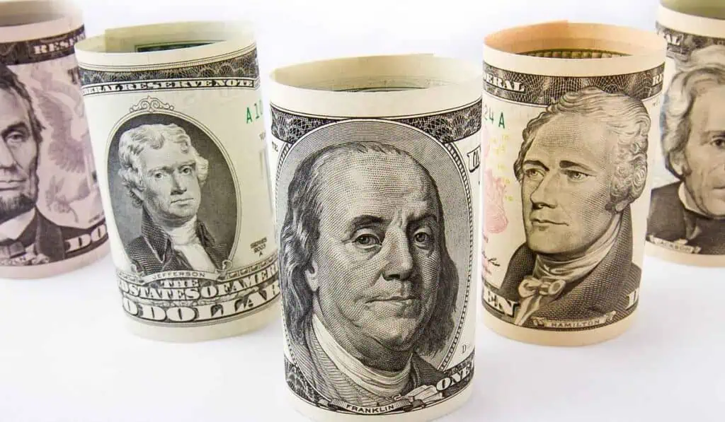 Dólar en Colombia 23 de enero: cerró a la baja y se acercó a los $4.500 Dólar en Colombia este lunes cerró a la baja.