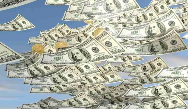 Dólar cierra al alza este martes sobre $4.600.