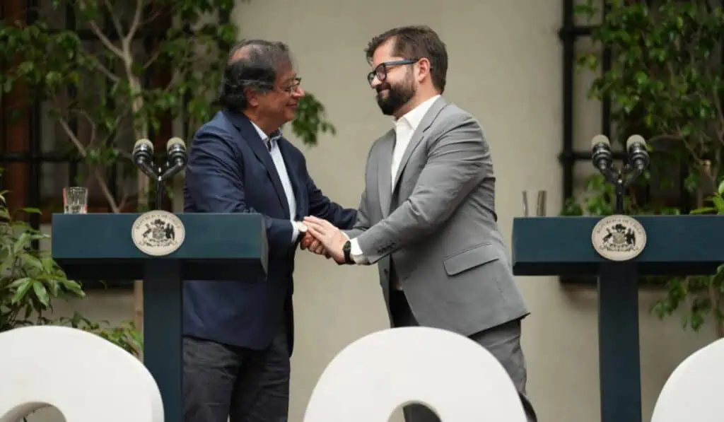 Petro cancela visita a Chile; vuelve a Colombia por emergencia en Rosas (Cauca) Gustavo Petro y Gabriel Boric