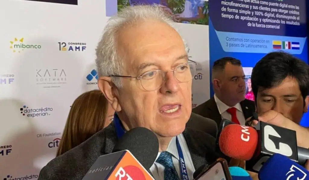 ¿Al fin se reducirá el IVA a tiquetes aéreos en Colombia? José Antonio Ocampo, ministro de Hacienda de Colombia