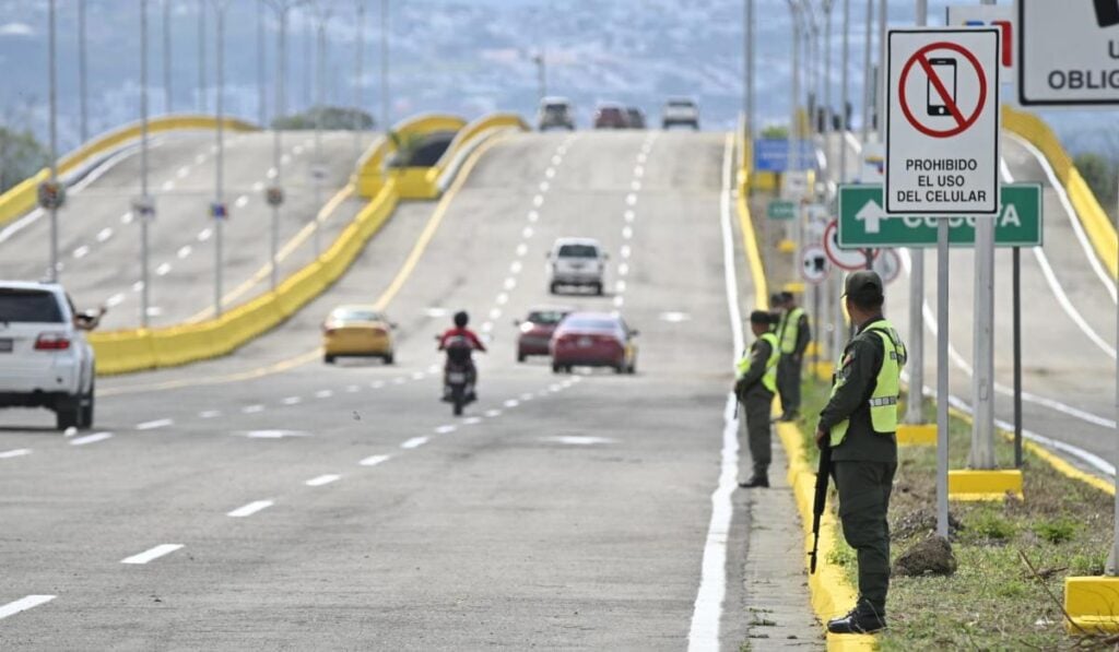 Gobierno decreta ley seca desde el sábado y cierre de fronteras para la segunda vuelta del 21 de junio Movilidad, transporte, seguridad Colombia - Venezuela