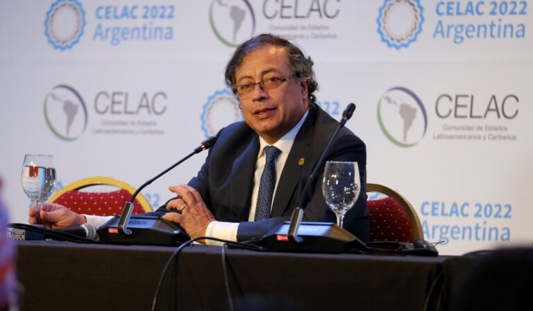 Petro plantea reformar la OEA.