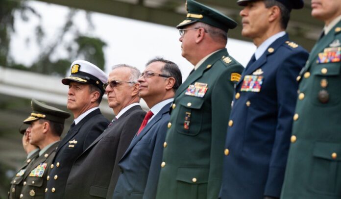 Iván Velásquez, mindefensa, y el presidente Gustavo Petro