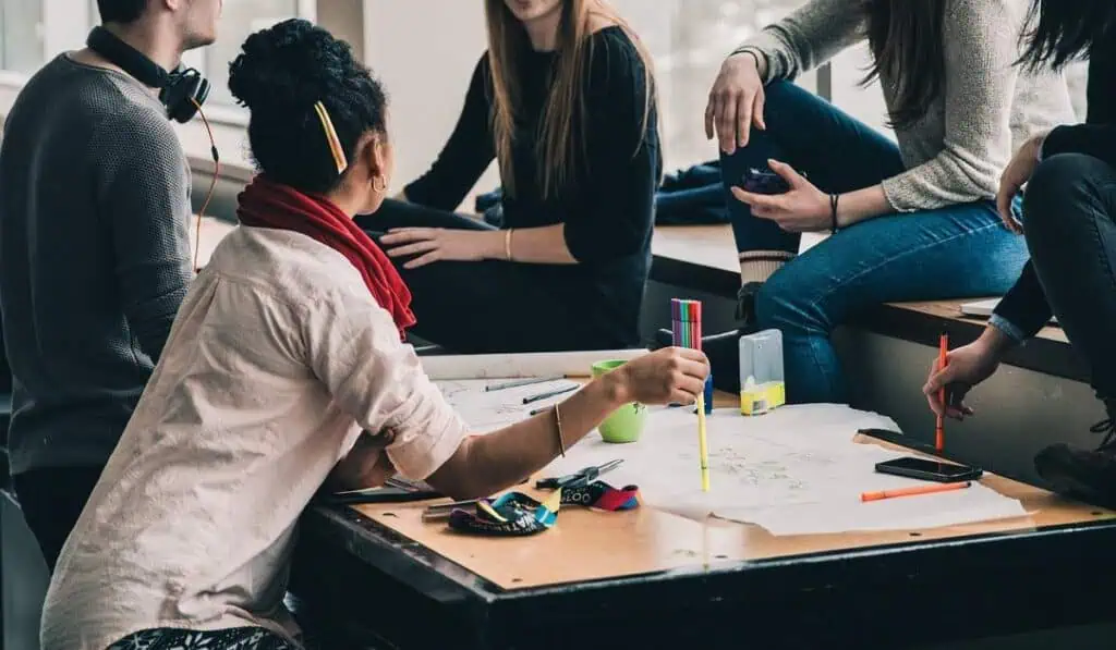 Todos a la U: abren convocatoria en Bogotá para becas en estudios del sector digital Todos a la U