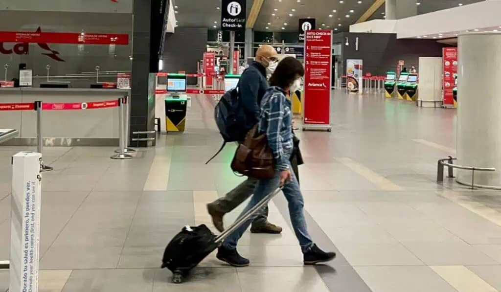 Viajes al exterior de los colombianos cayeron por primera vez desde enero de 2022 Nuevo permiso para entrar a Europa