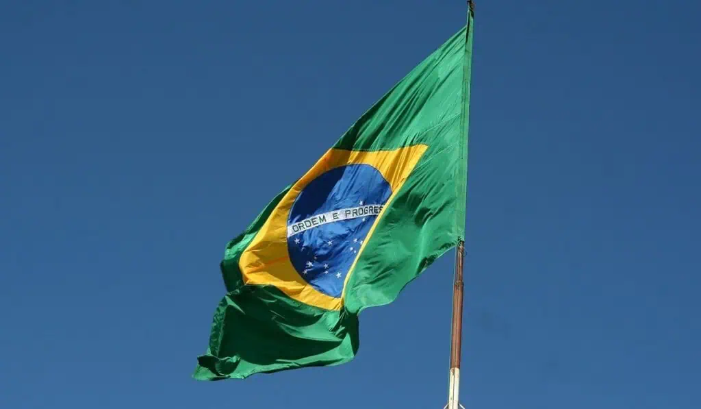 Brasil alcanza la menor tasa de desempleo en 12 años Bandera de Brasil