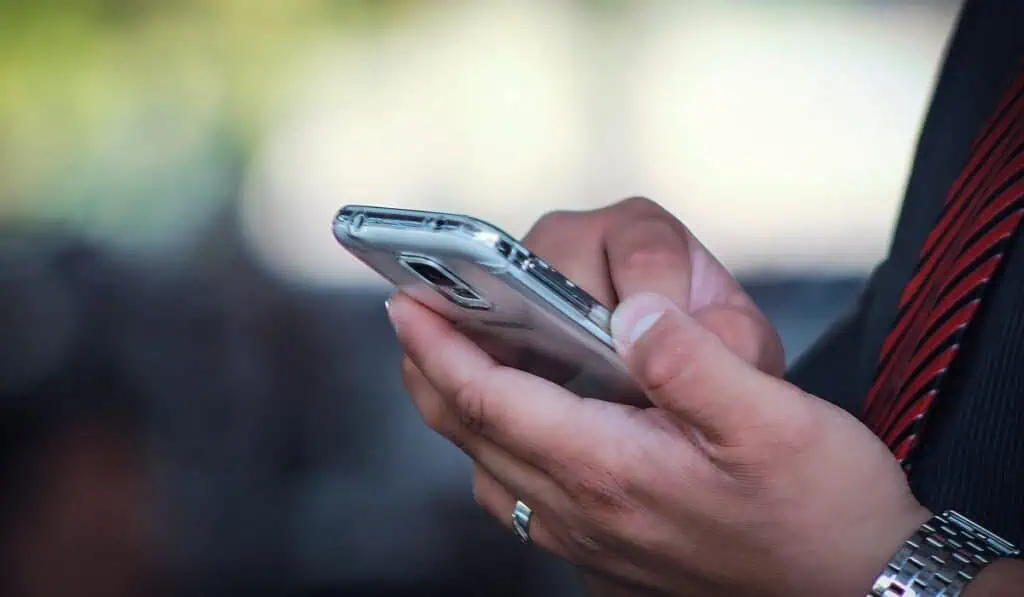 Tigo y Movistar firman acuerdo para crear nueva empresa, en una movida clave del sector WhatsApp protegerá los chats de su preferencia con huella digital.