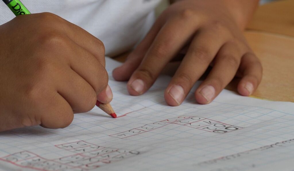 Maestros en Colombia están a cargo de 10 millones de niños. Imagen de Lourdes ÑiqueGrentz en Pixabay