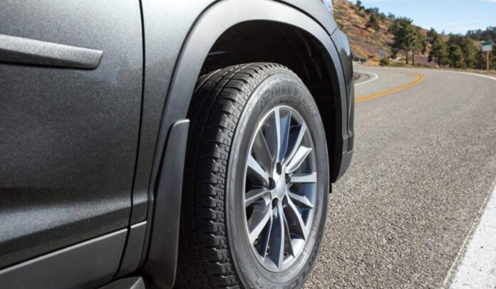 vehiculo-llantas Startup ayuda a ahorrar en neumáticos de su empresa.