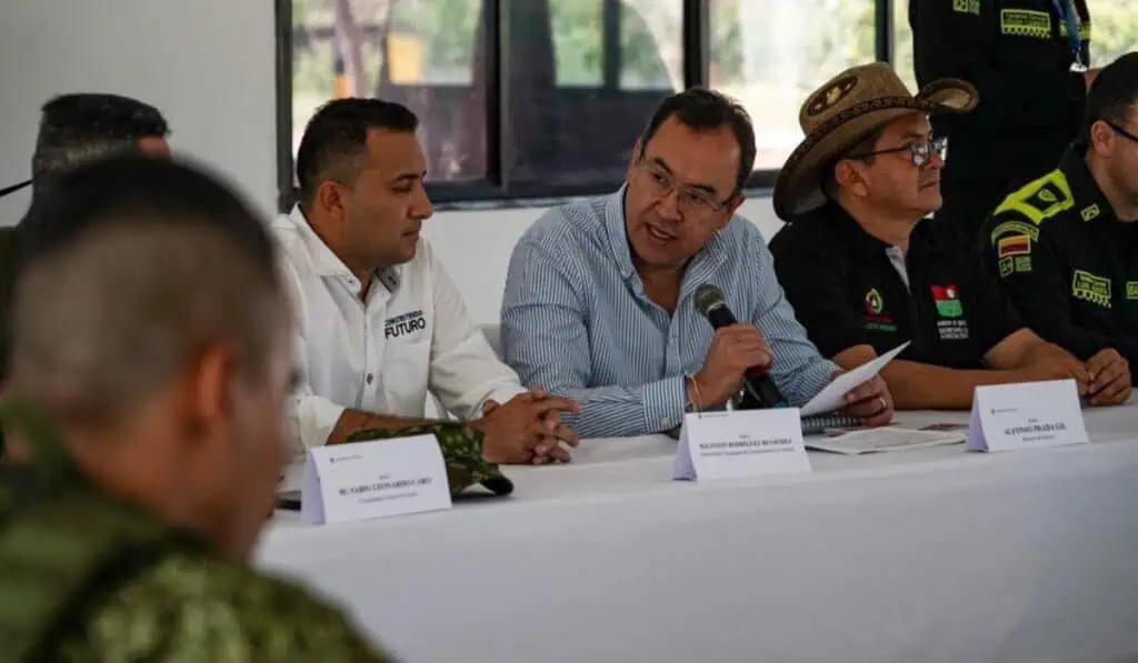 Gobierno reitera que no se acabarán las EPS en Colombia con reforma a la salud Alfonso Prada, ministro del Interior, habla del futuro de las EPS en Colombia
