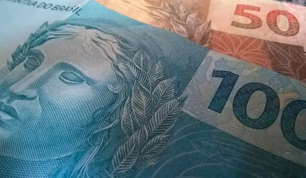 Banco Central de Brasil mantiene tasas en 13,75 % y esquiva presiones por reducirla Banco Central de Brasil mantiene tasas en 13,75 % y esquiva presiones por reducirla