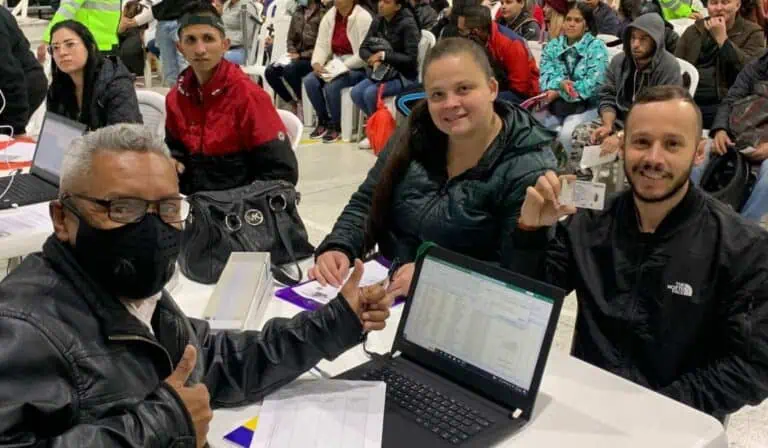 Conozca los nuevos requisitos para que venezolanos puedan abrir cuentas bancarias en Colombia
