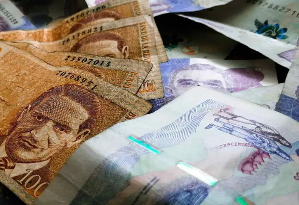 Estudios pronostican que crecimiento de la economía de Colombia haya disminuido en diciembre Invamer revela las percepciones de los ciudadanos colombianos sobre la economía del país