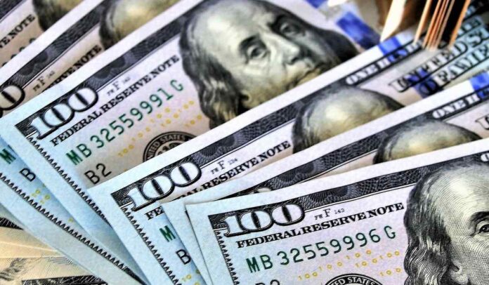 Dólar en Colombia abrió por debajo de los 4.900.