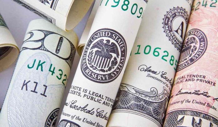 Dólar en Colombia (2) Dólar en Colombia abre al alza este martes.