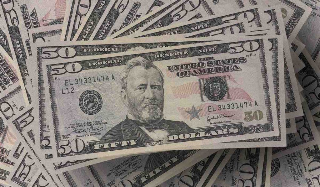 Dólar en Colombia cerró en 4900 este miércoles.