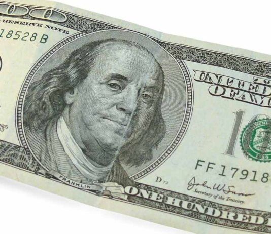 Dólar en Colombia abre por debajo de los 4.900.