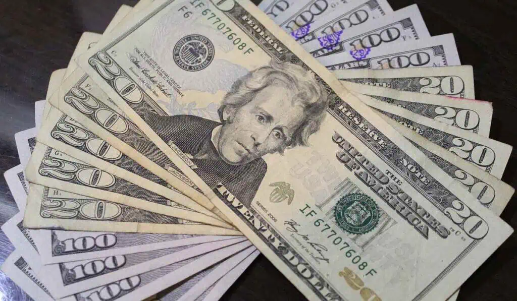 Dólar en Colombia 15 de febrero: se dispara y vuelve a acercarse a $5.000 Dólar en Colombia vuelve a ser volátil y por ello es buen momento para invertir