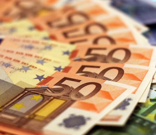 La inflación en la eurozona se moderó al 8,5 % en febrero