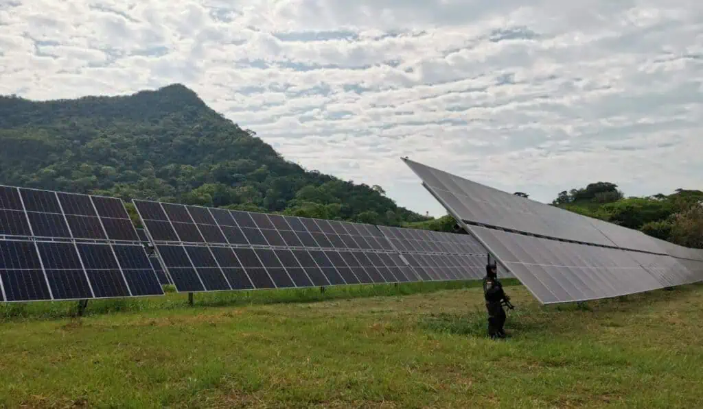 Grenergy invirtió US$50 millones en construcción y operación de tres plantas solares en Colombia Energía solar. Imagen: Valora Analitik