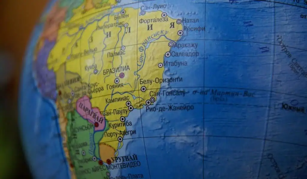 Estos son los desafíos para América Latina en 2023, según Colombia Risk Analysis Banco Mundial mejoró en una décima la previsión del PIB para América Latina al 1,4 % en 2023