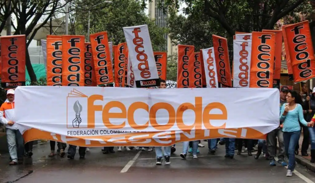 Fecode anuncia marchas en toda Colombia para este 28 de febrero Marcha de profesores hoy 28 de marzo en Bogotá.