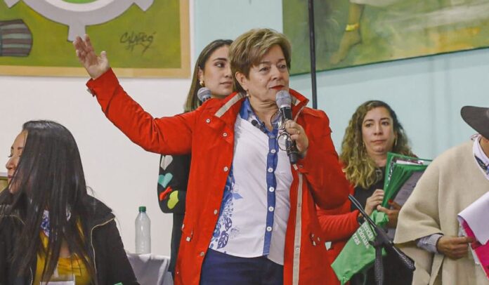 Gloria Inés Ramírez, ministra del Trabajo, habla de los contratos a término fijo en reforma laboral