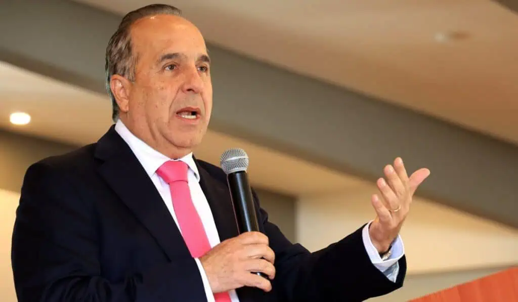 El proceso de UltraAir y JetSmart será más rápido que el de Viva Air y Avianca: Guillermo Reyes Guillermo Reyes, ministro de Transporte de Colombia