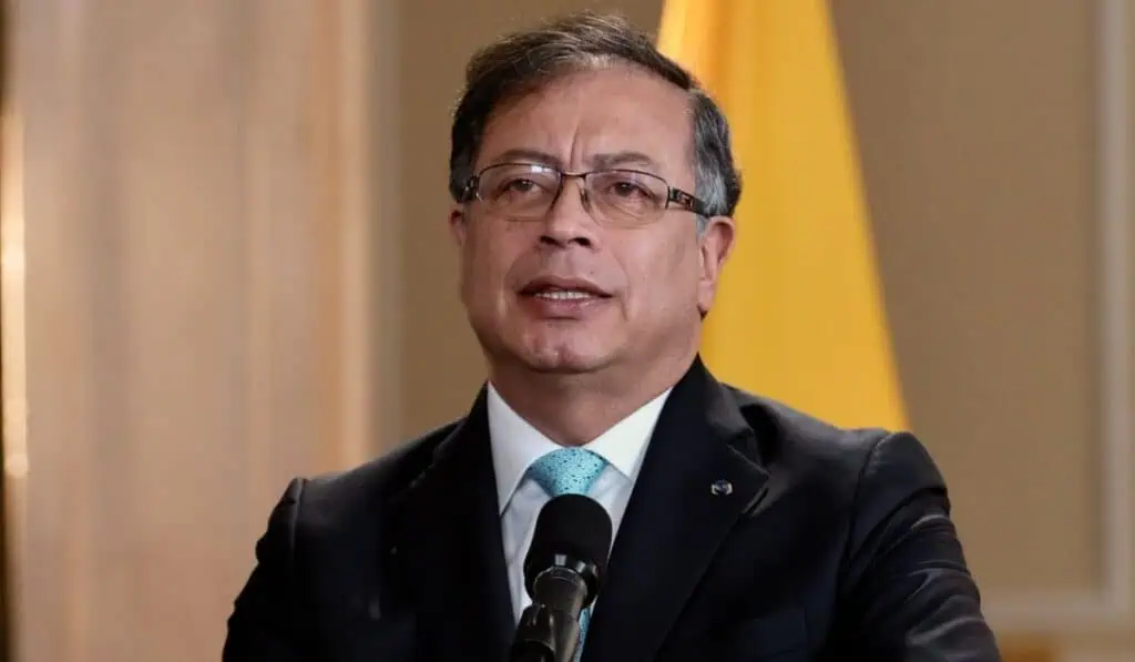 Encuesta Invamer revela caída en popularidad del presidente Petro en febrero Presidente Gustavo Petro Colombia