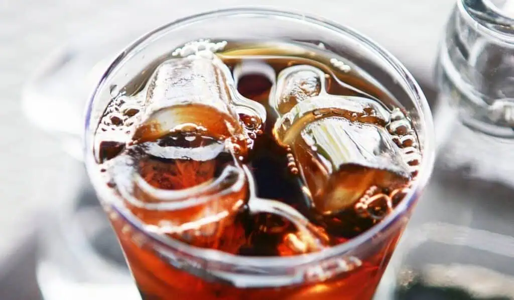 Descuentos online en tiendas de barrio para abastecer su cocina Puede adquirir licores, gaseosas, jugos y otras bebidas con descuento.