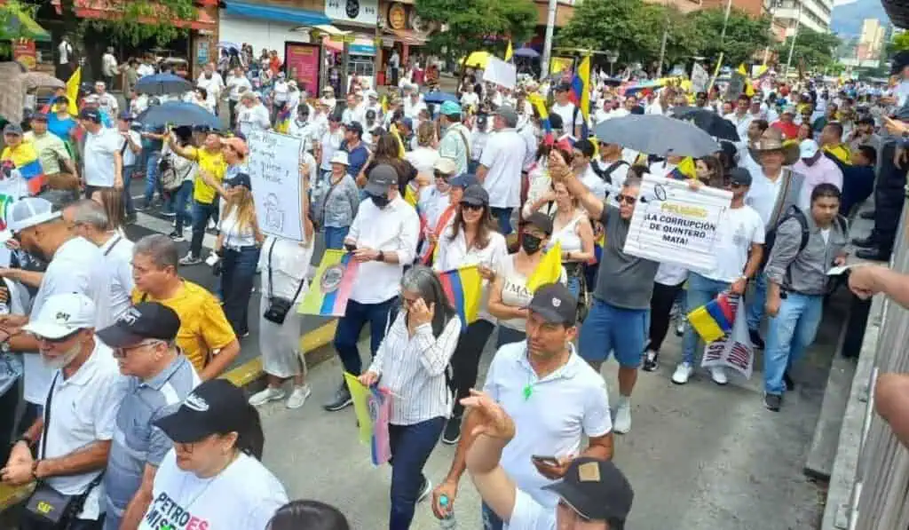 Reporte de las marchas en Bogotá por las reformas este 15 de febrero Marchas del 15 de febrero en Colombia.