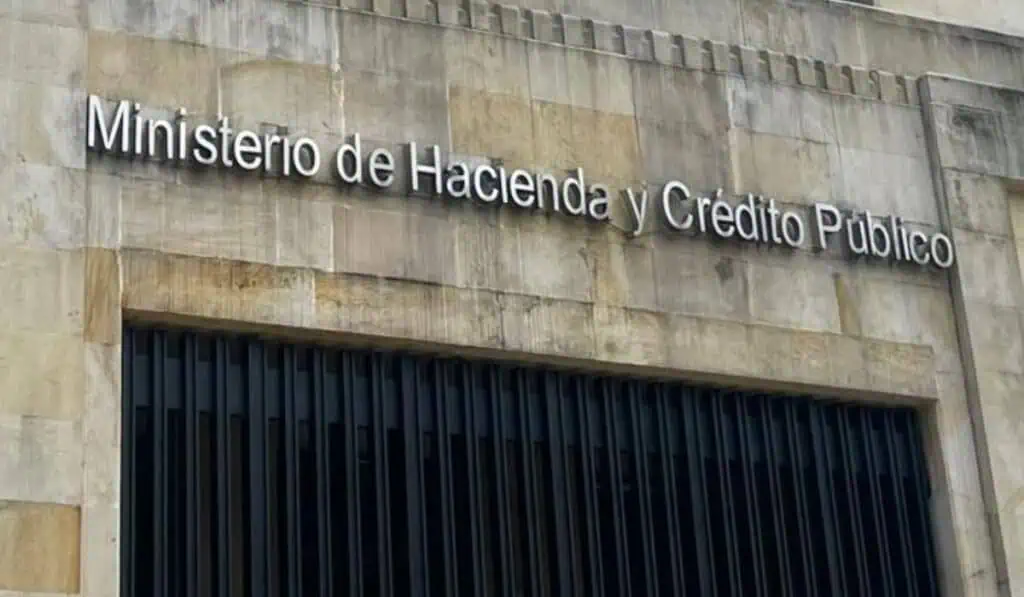 Primicia | Primera gran concesión de Petro para un ferrocarril no despega: proceso vuelve a aplazarse Ministerio de Hacienda de Colombia (MinHacienda)