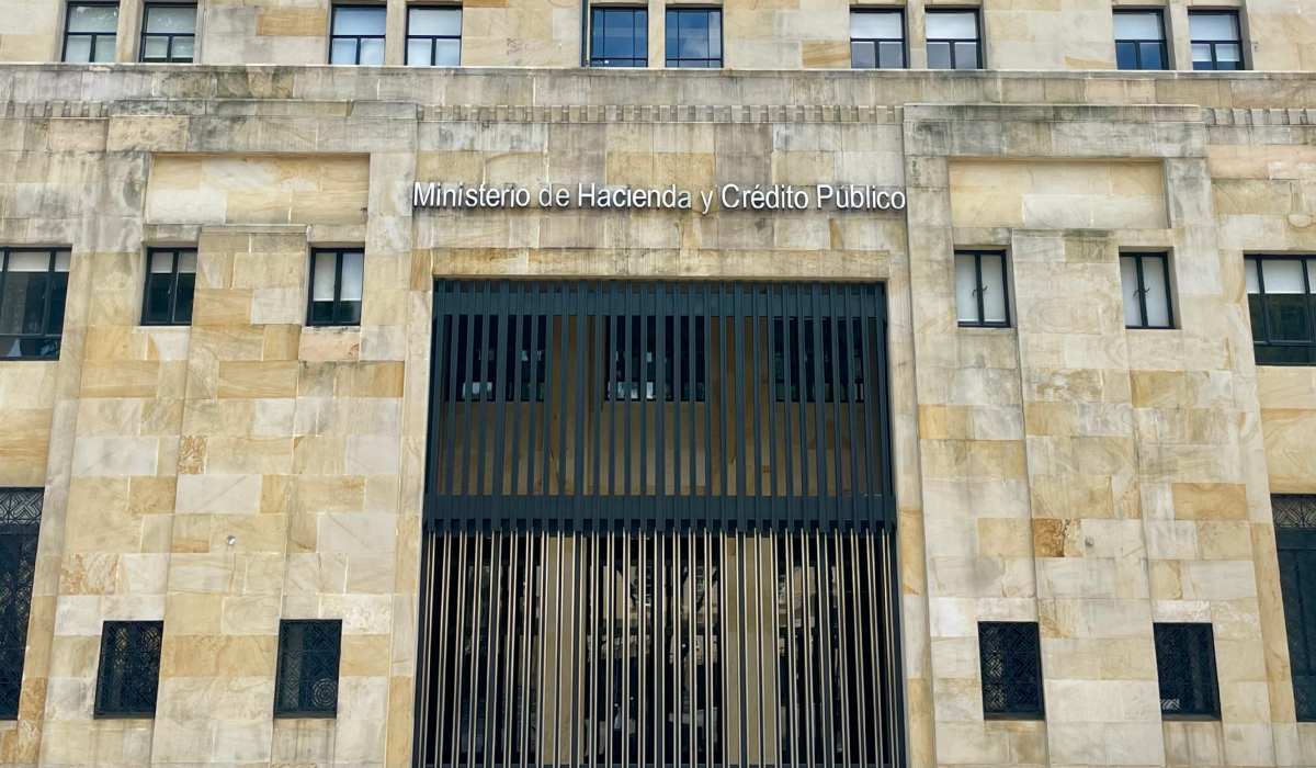 Home - Valora Analitik Déficit fiscal en Colombia