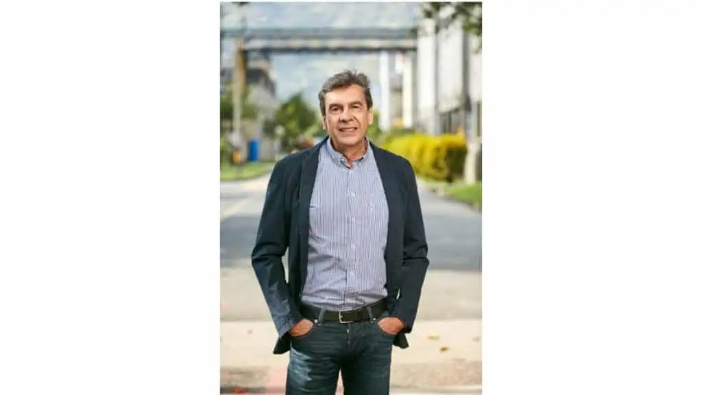 Enka inaugura nueva planta de reciclaje en Colombia: es la quinta más grande del mundo Nueva planta de reciclaje de Enka - Álvaro Hincapié