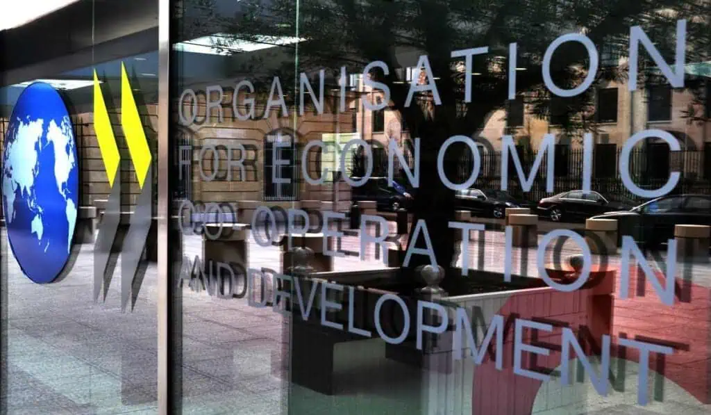 OCDE pide esfuerzos a países para reducir brechas del comercio de servicios El PIB de la OCDE creció 0,4 % en el primer trimestre de 2023