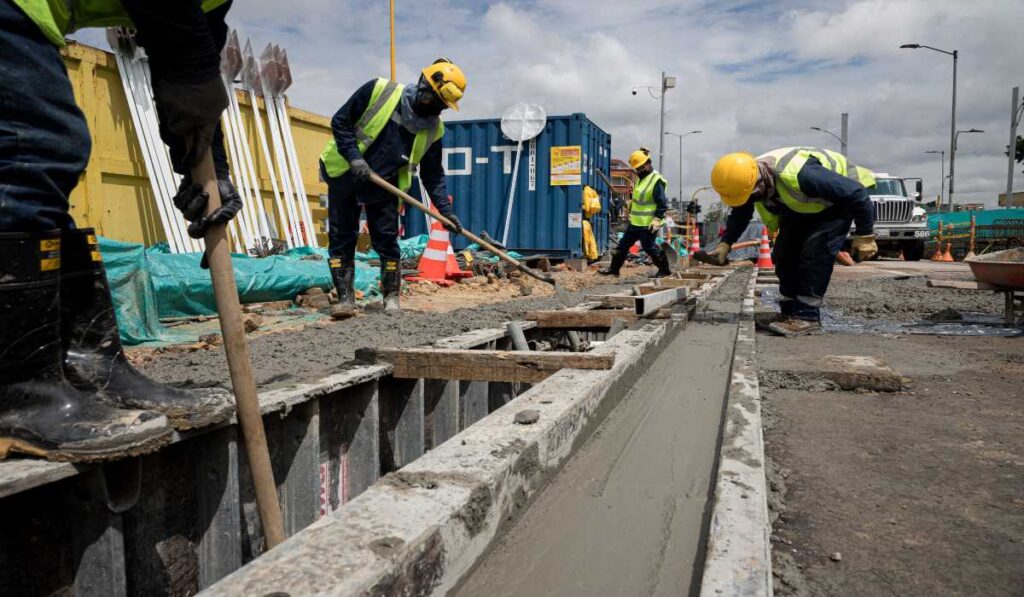 Las grandes obras son realizadas, primero, por los privados y luego el Estado las paga por medio de peajes y vigencias futuras. Imagen: tomada de @MetroBogota, en Twitter