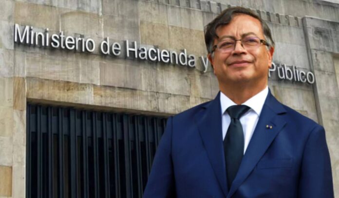 Gustavo Petro y Ministerio de Hacienda